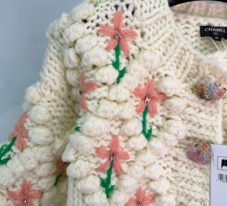 Chanel Knitted Cashmere Embroidered Flower - Image 3